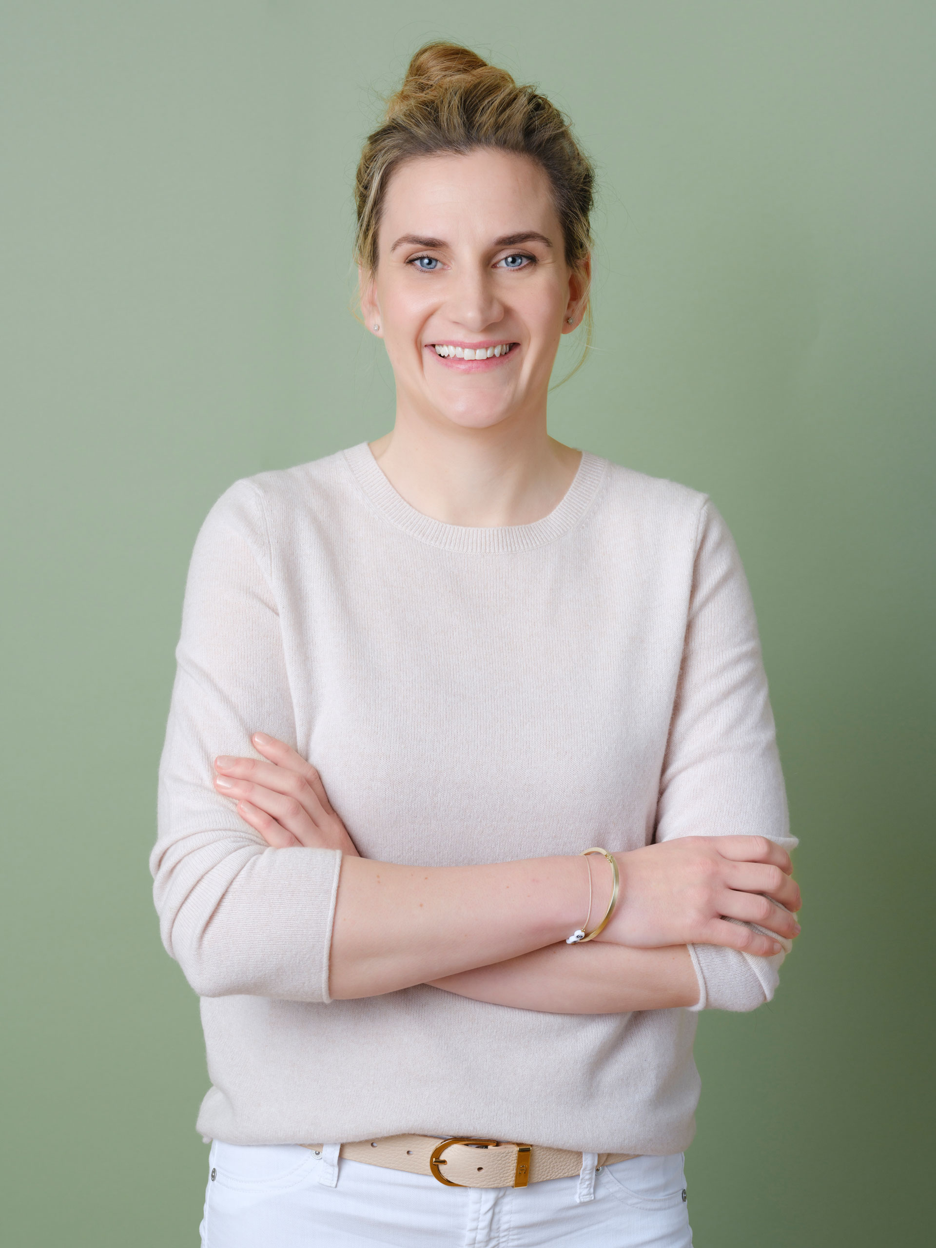 files/dateien/Bilder/Team/sievers-guertner-kieferorthopaedie-praxis-willkommen-lisa-sievers-1920x2560px.jpg