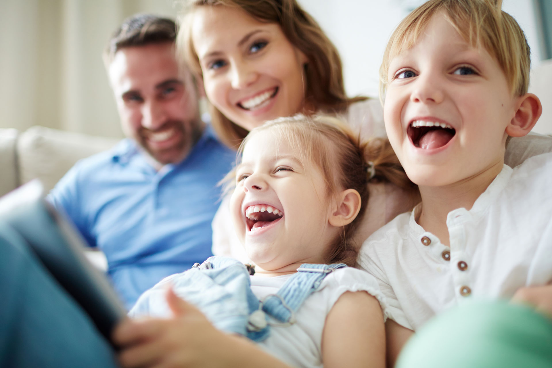 files/dateien/Bilder/sievers-guertner-kieferorthopaedie-familie-familienpraxis-behandlung-praxis-kfo-1920x1280px.jpg